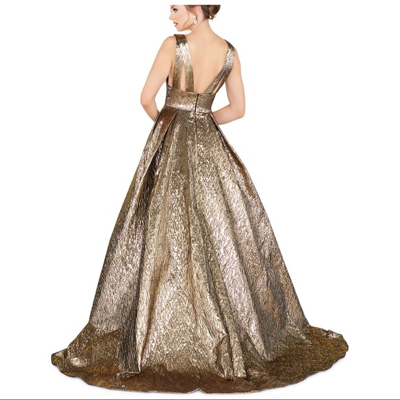 SOLD 🤩 NEW Mac Duggal gold long gown dress 8 - Picture 2 of 2